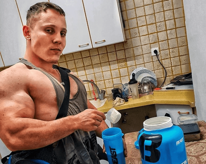 natural bodybuilding vs supplement bodybuilding